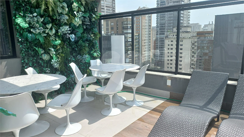 APARTAMENTO em MOEMA