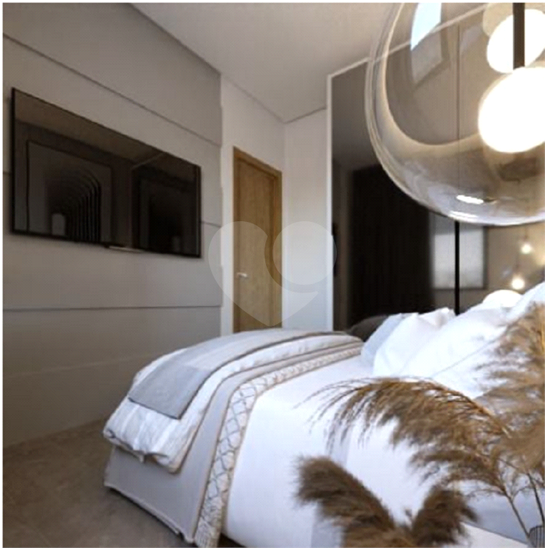 Vende-se apartamento com 2 dormitórios a 300 metros do metrô