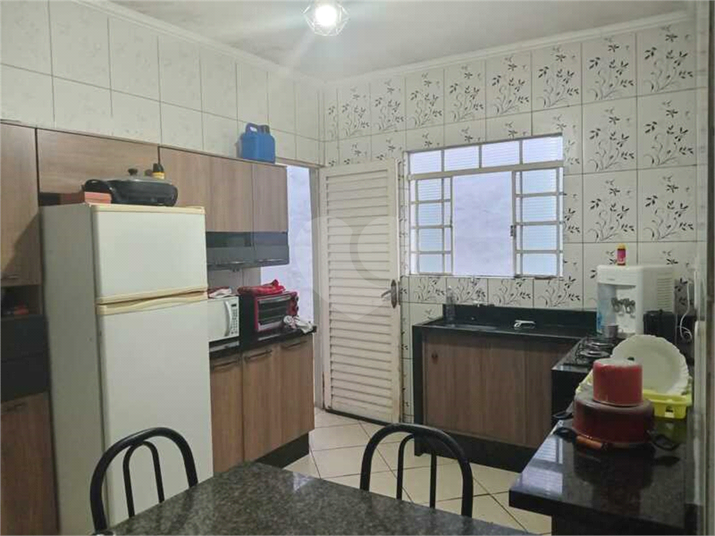 Casa à venda com 2 quartos, 115m² - Foto 2