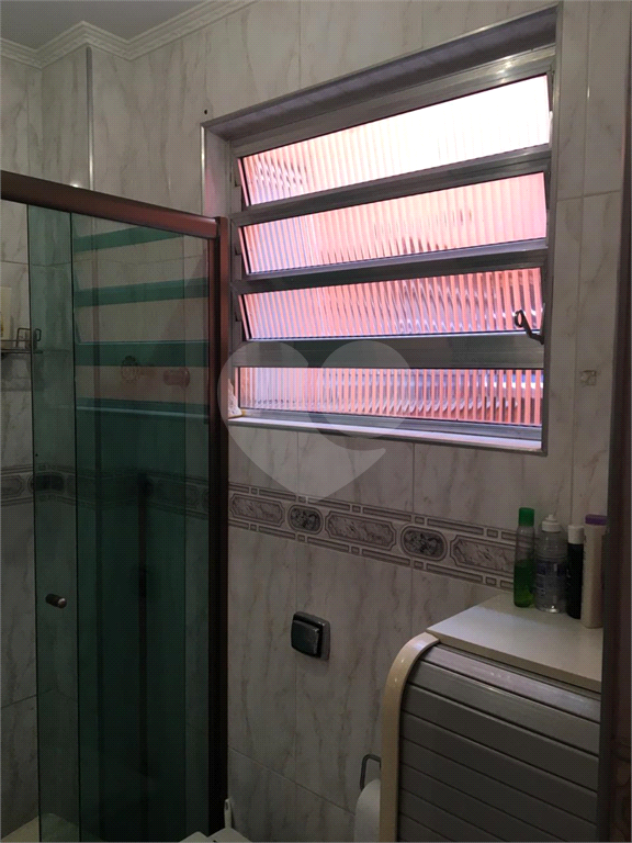 Apartamento de 2 dormitórios no Pari.