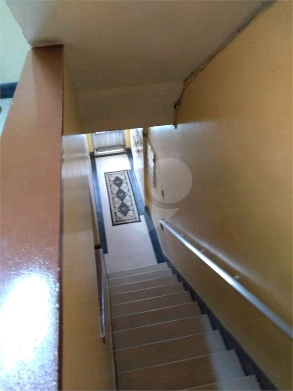 Apartamento de 2 dormitórios no Pari.