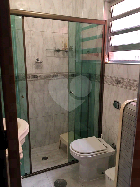 Apartamento de 2 dormitórios no Pari.