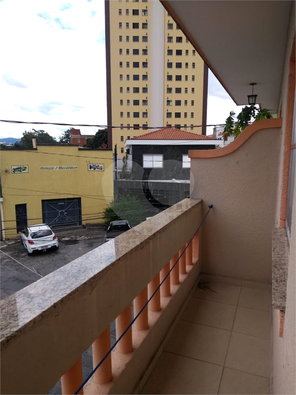 Apartamento de 2 dormitórios no Pari.