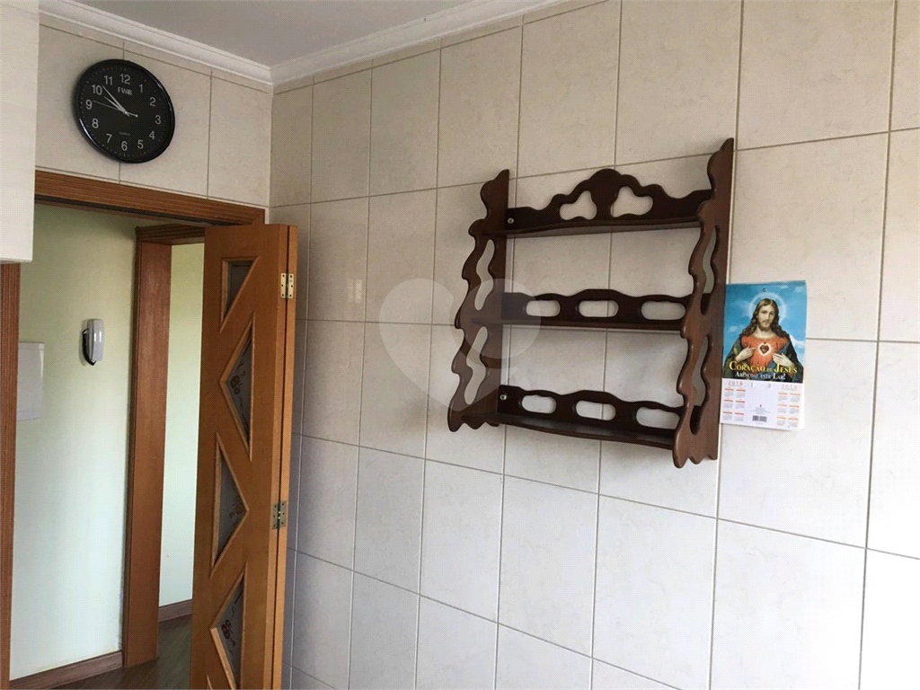 Apartamento de 2 dormitórios no Pari.