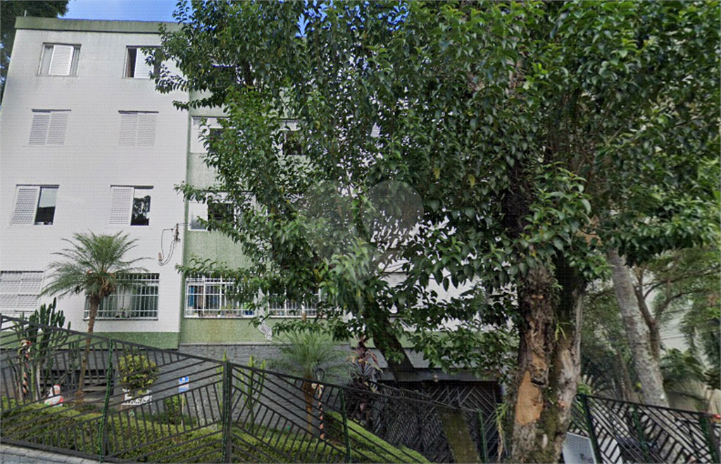 APARTAMENTO em CASA VERDE