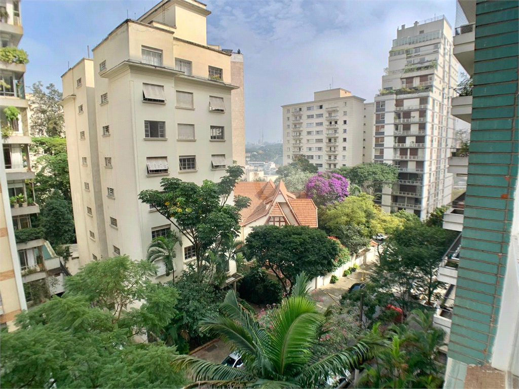 APARTAMENTO em HIGIENÓPOLIS