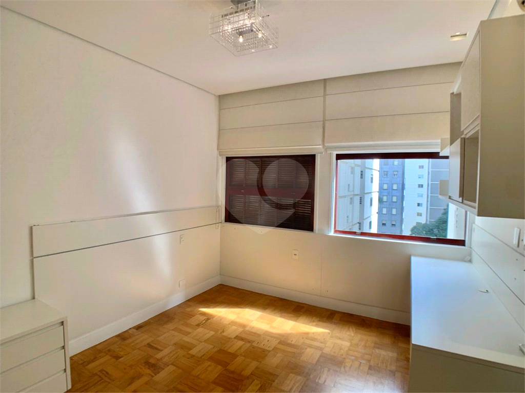 APARTAMENTO em HIGIENÓPOLIS