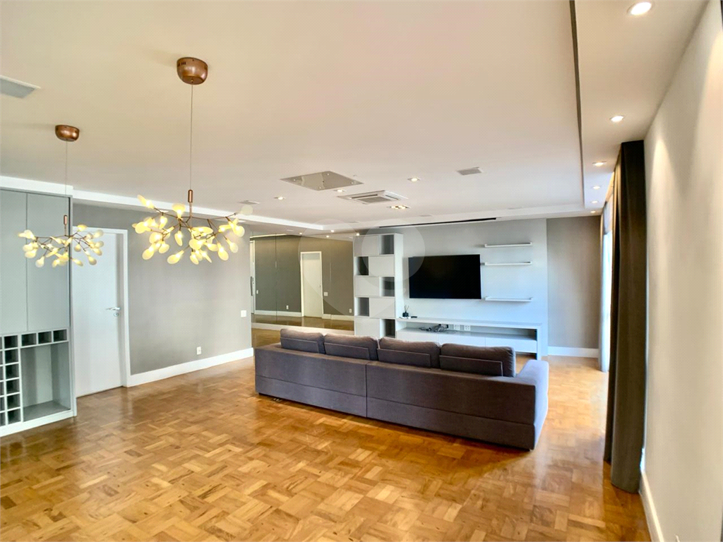 APARTAMENTO em HIGIENÓPOLIS