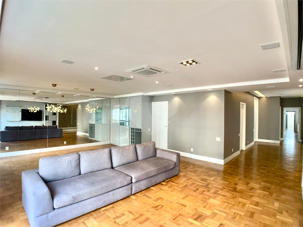 APARTAMENTO em HIGIENÓPOLIS
