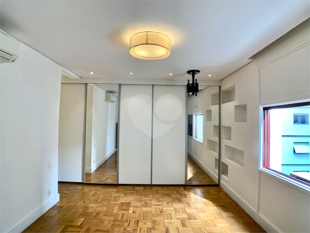 APARTAMENTO em HIGIENÓPOLIS