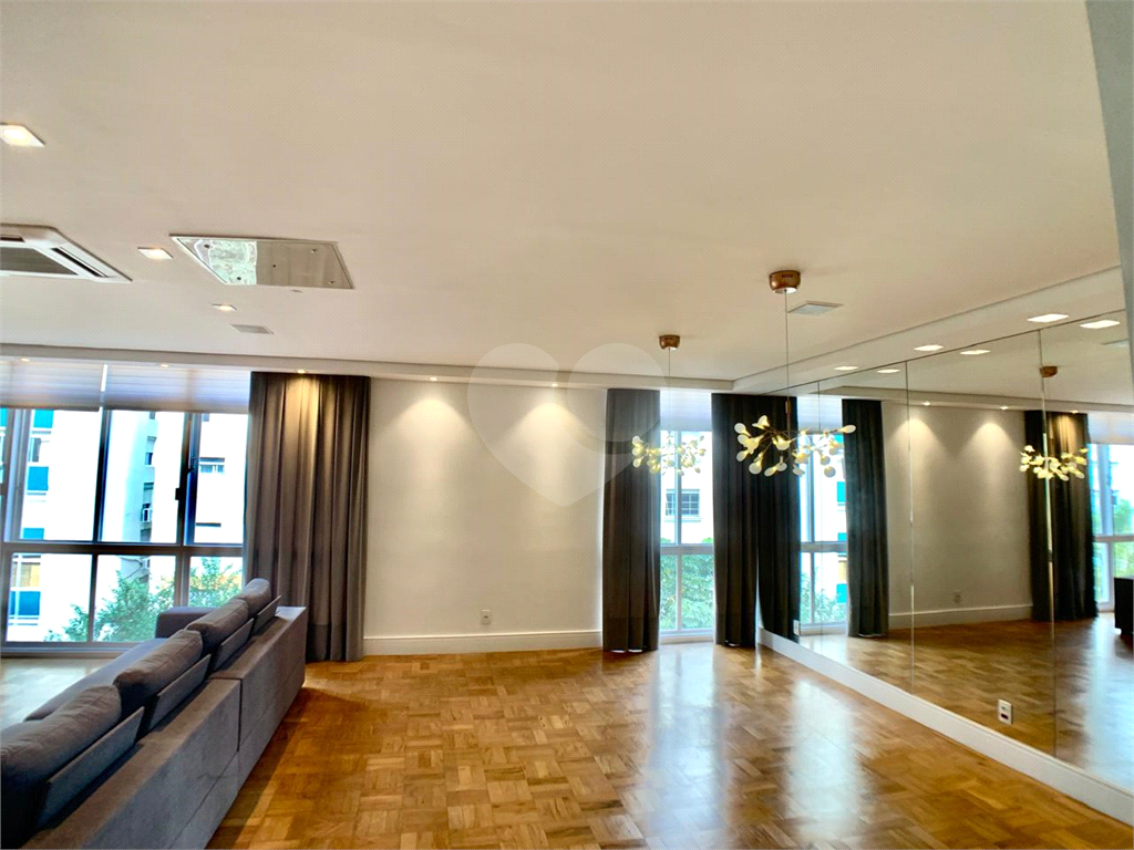 APARTAMENTO em HIGIENÓPOLIS