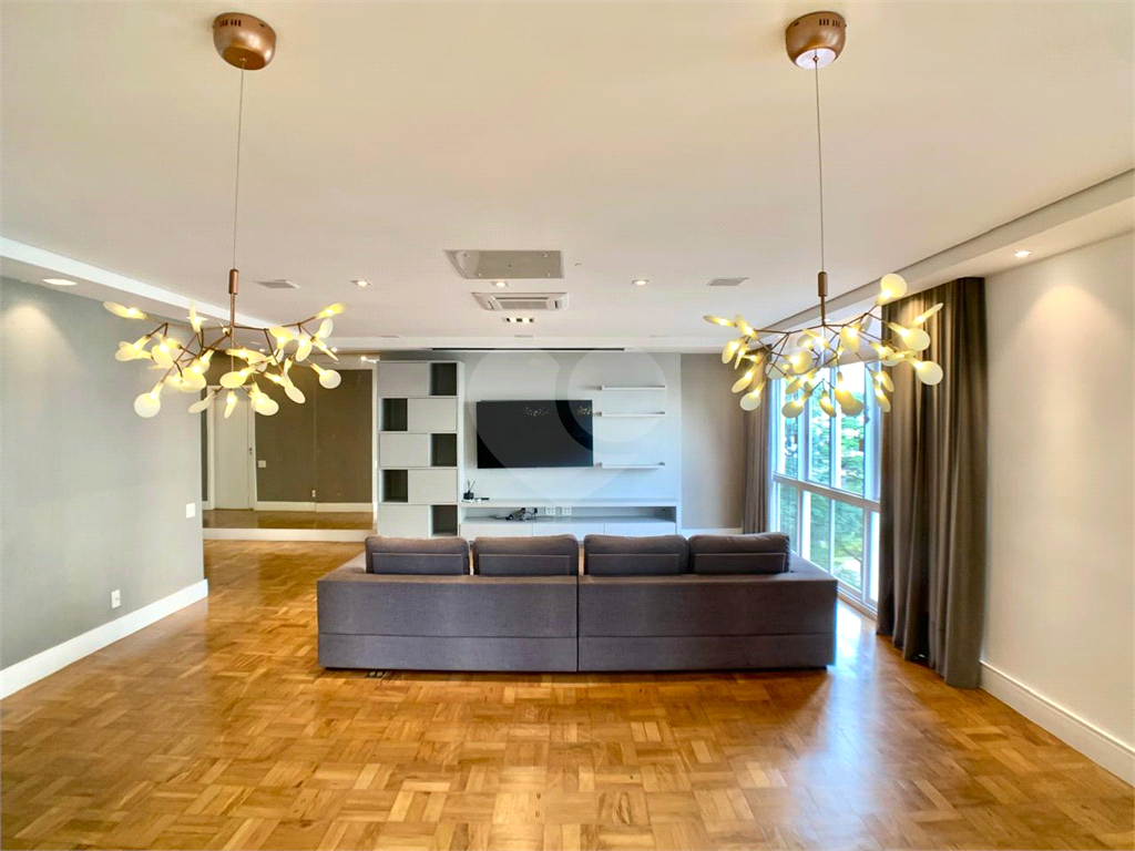 APARTAMENTO em HIGIENÓPOLIS