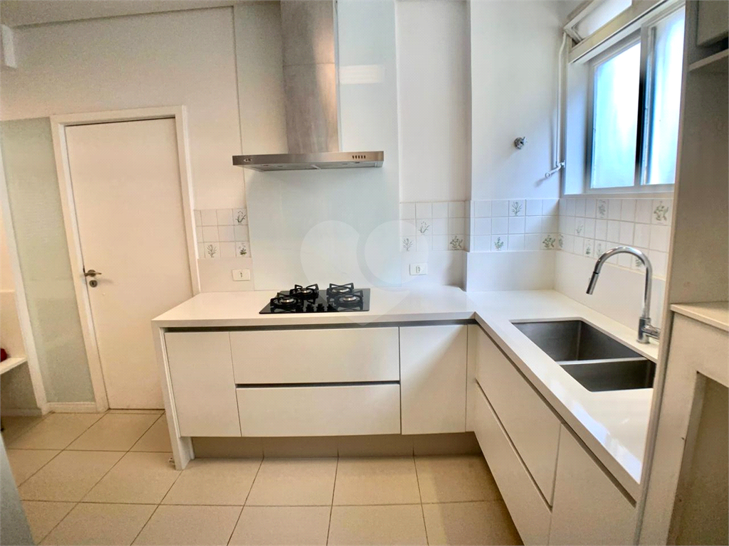APARTAMENTO em HIGIENÓPOLIS