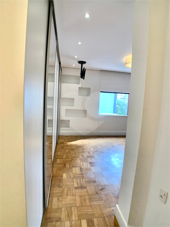 APARTAMENTO em HIGIENÓPOLIS