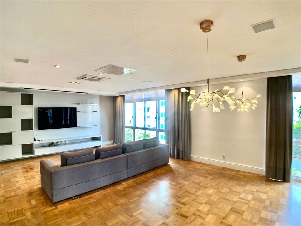 APARTAMENTO em HIGIENÓPOLIS