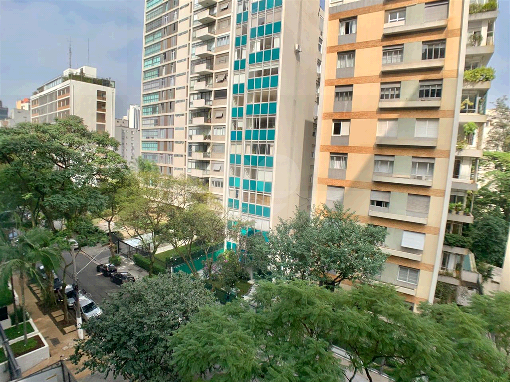 APARTAMENTO em HIGIENÓPOLIS