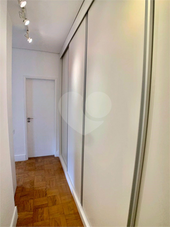 APARTAMENTO em HIGIENÓPOLIS
