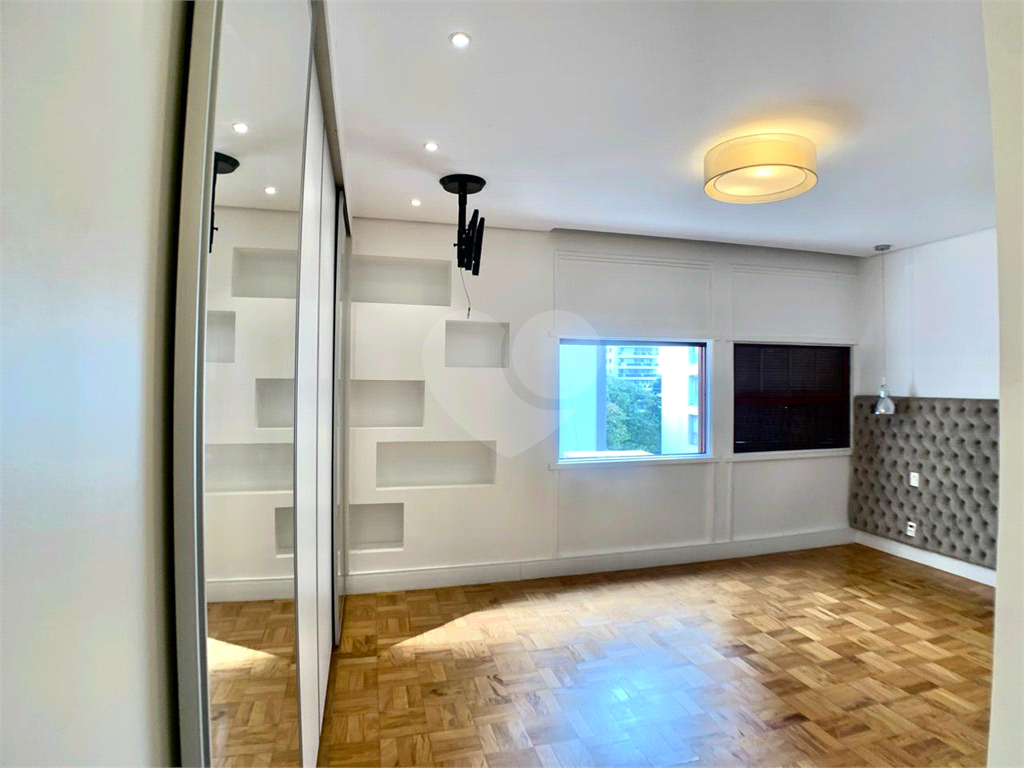 APARTAMENTO em HIGIENÓPOLIS