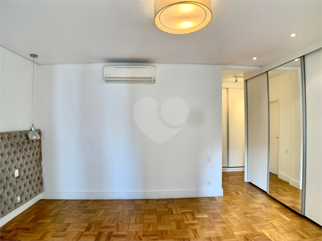 APARTAMENTO em HIGIENÓPOLIS