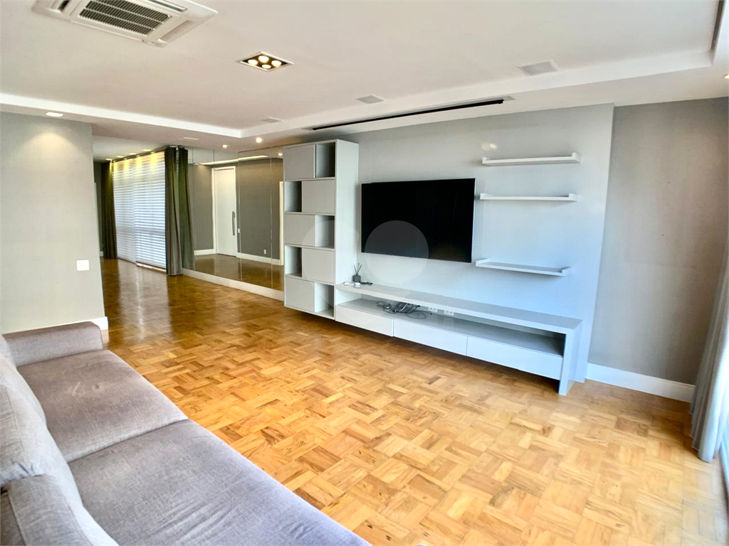 APARTAMENTO em HIGIENÓPOLIS