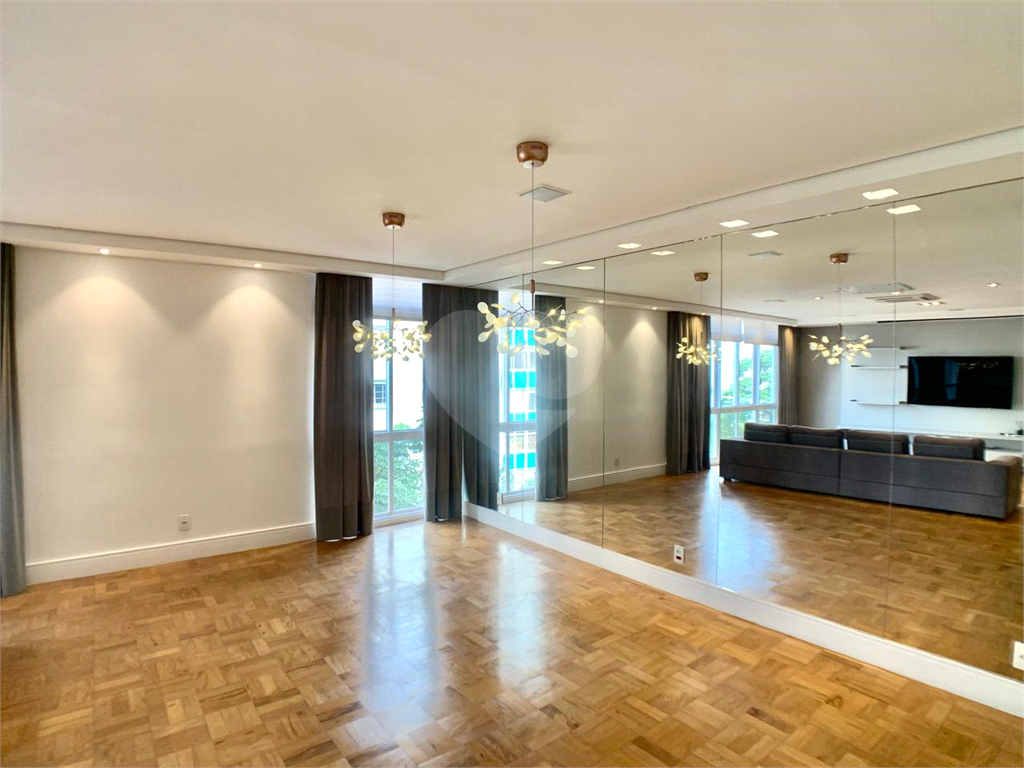 APARTAMENTO em HIGIENÓPOLIS