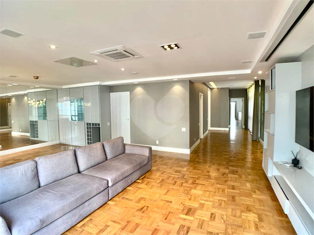 APARTAMENTO em HIGIENÓPOLIS