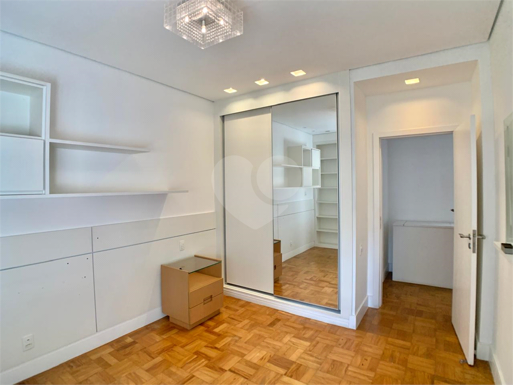 APARTAMENTO em HIGIENÓPOLIS