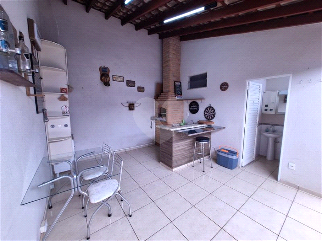 Casa à venda com 3 quartos, 145m² - Foto 14