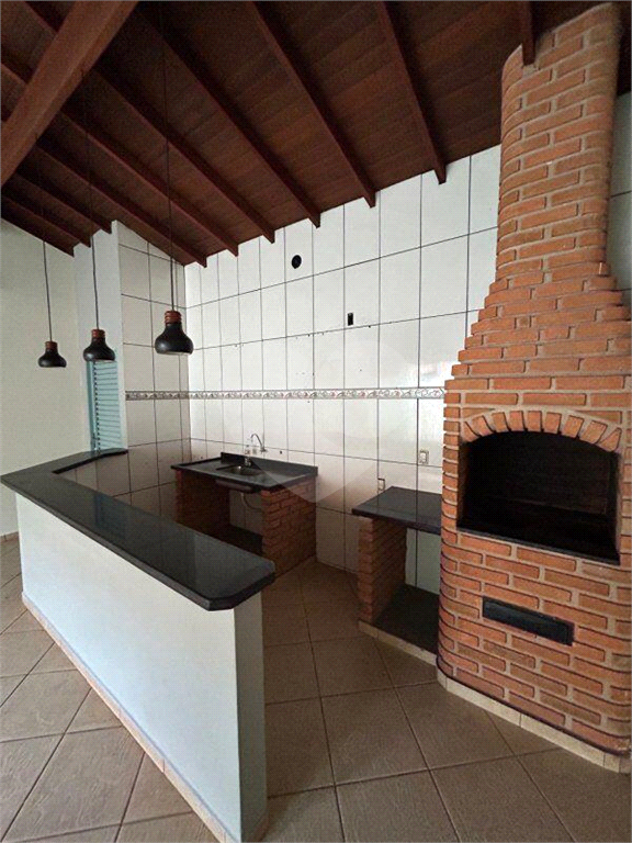 Casa à venda com 3 quartos, 199m² - Foto 1