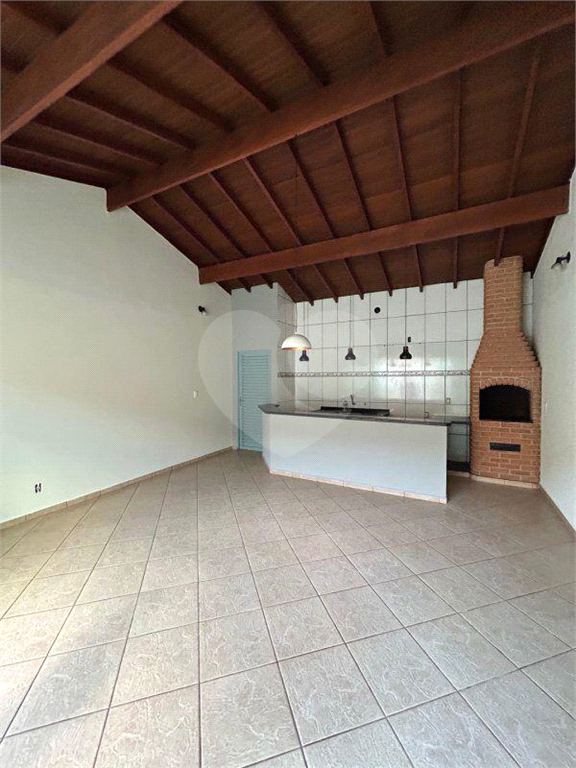 Casa à venda com 3 quartos, 199m² - Foto 2