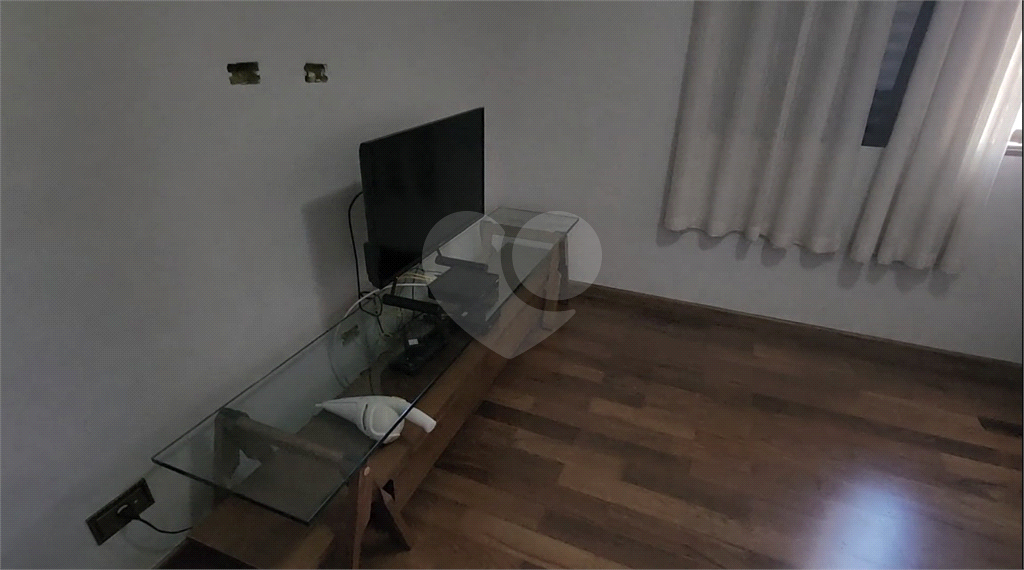 Sobrado com 4 dorms, 1 suíte e 5 vagas a 800 metros do metrô Parada Inglesa!