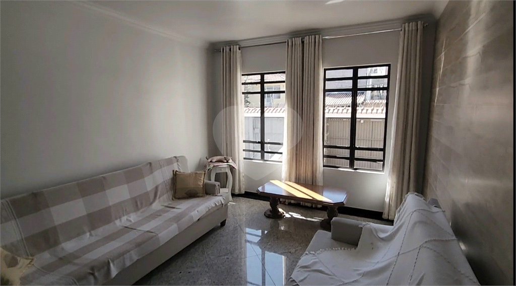 Sobrado com 4 dorms, 1 suíte e 5 vagas a 800 metros do metrô Parada Inglesa!