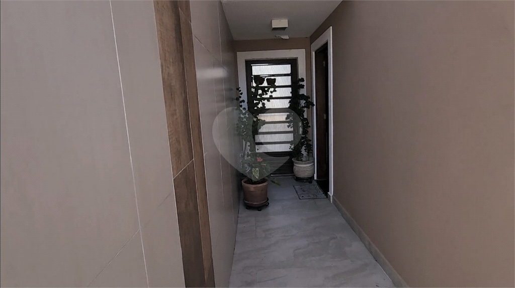 Sobrado com 4 dorms, 1 suíte e 5 vagas a 800 metros do metrô Parada Inglesa!