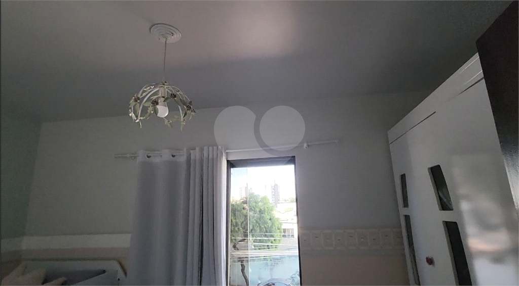 Sobrado com 4 dorms, 1 suíte e 5 vagas a 800 metros do metrô Parada Inglesa!