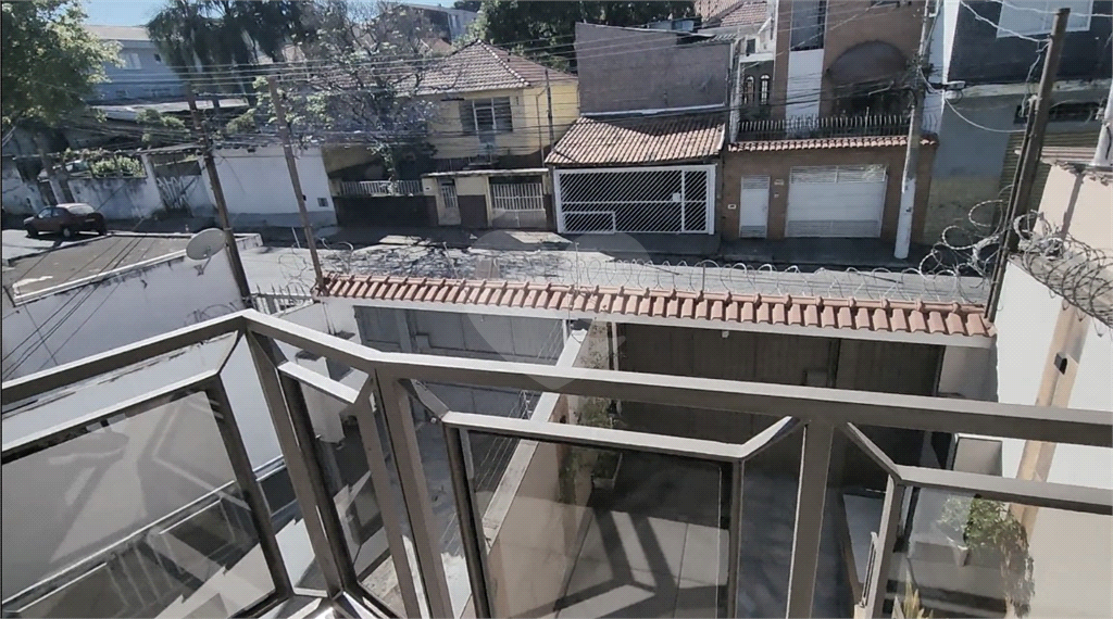 Sobrado com 4 dorms, 1 suíte e 5 vagas a 800 metros do metrô Parada Inglesa!