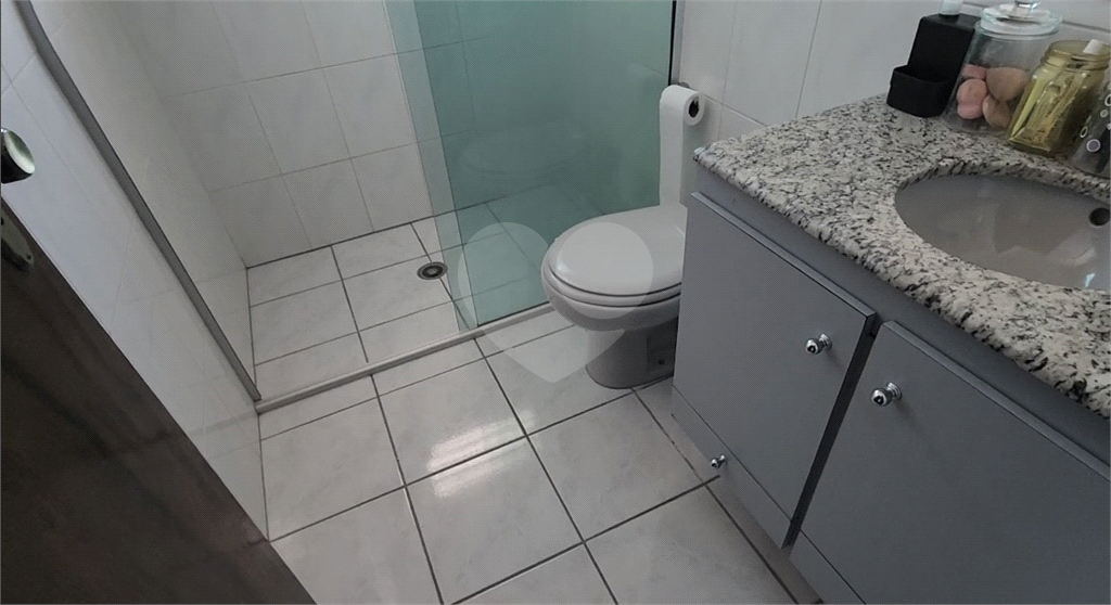 Sobrado com 4 dorms, 1 suíte e 5 vagas a 800 metros do metrô Parada Inglesa!