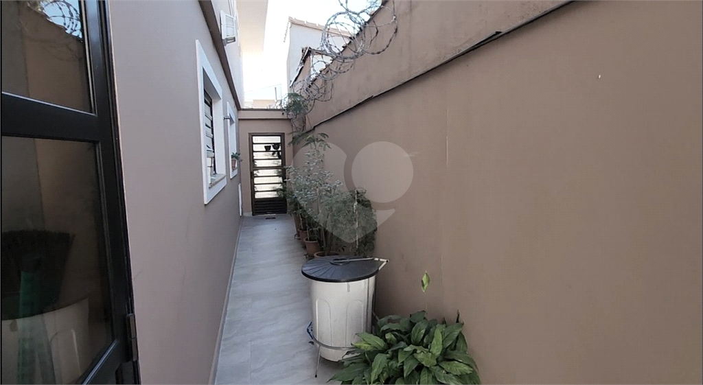 Sobrado com 4 dorms, 1 suíte e 5 vagas a 800 metros do metrô Parada Inglesa!