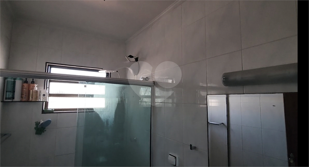 Sobrado com 4 dorms, 1 suíte e 5 vagas a 800 metros do metrô Parada Inglesa!