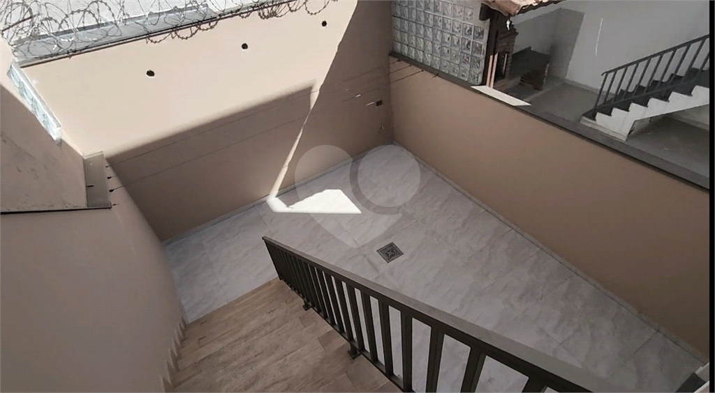 Sobrado com 4 dorms, 1 suíte e 5 vagas a 800 metros do metrô Parada Inglesa!