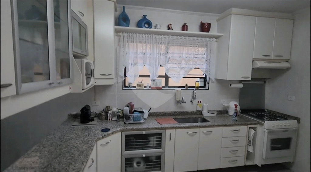 Sobrado com 4 dorms, 1 suíte e 5 vagas a 800 metros do metrô Parada Inglesa!