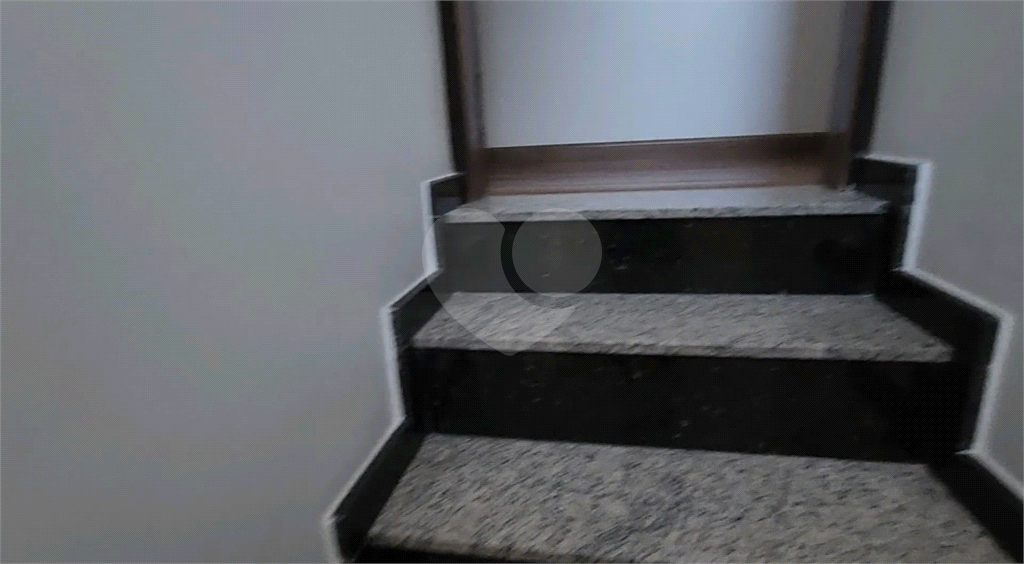 Sobrado com 4 dorms, 1 suíte e 5 vagas a 800 metros do metrô Parada Inglesa!