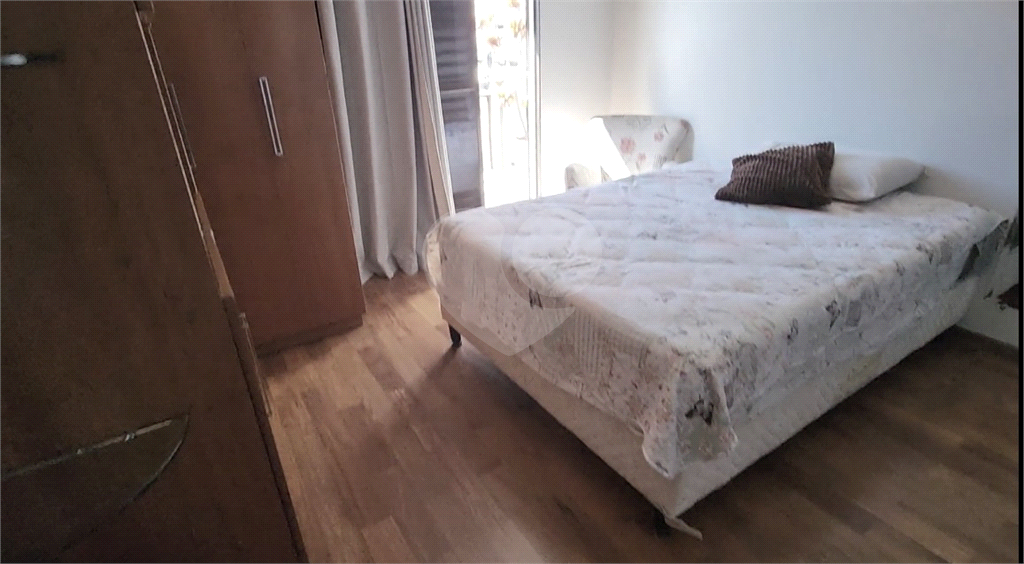 Sobrado com 4 dorms, 1 suíte e 5 vagas a 800 metros do metrô Parada Inglesa!