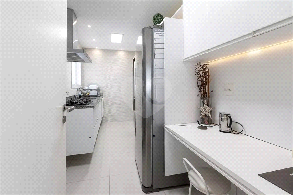 Espetacular Forme Vila Romana 3 quartos, sendo 1 suite, e 2 vagas de garagem 