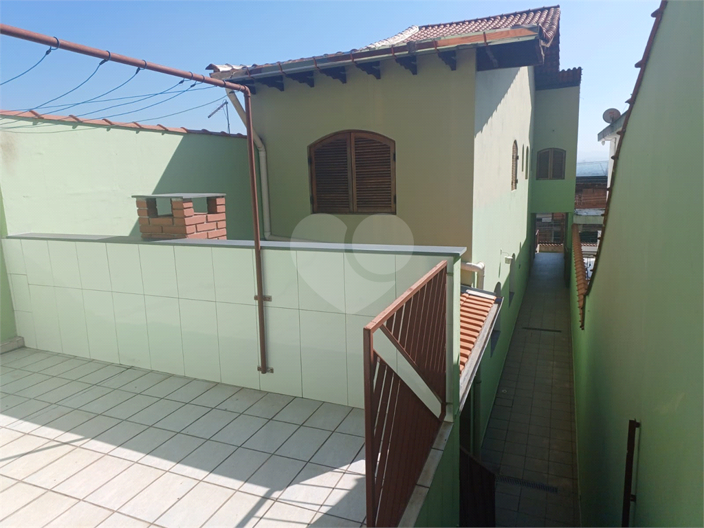 Sobrado a venda no bairro do Gangaiba.