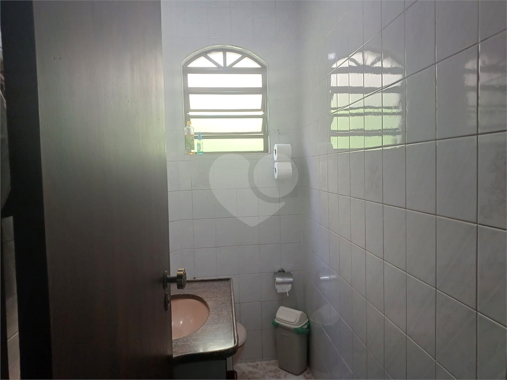 Sobrado a venda no bairro do Gangaiba.