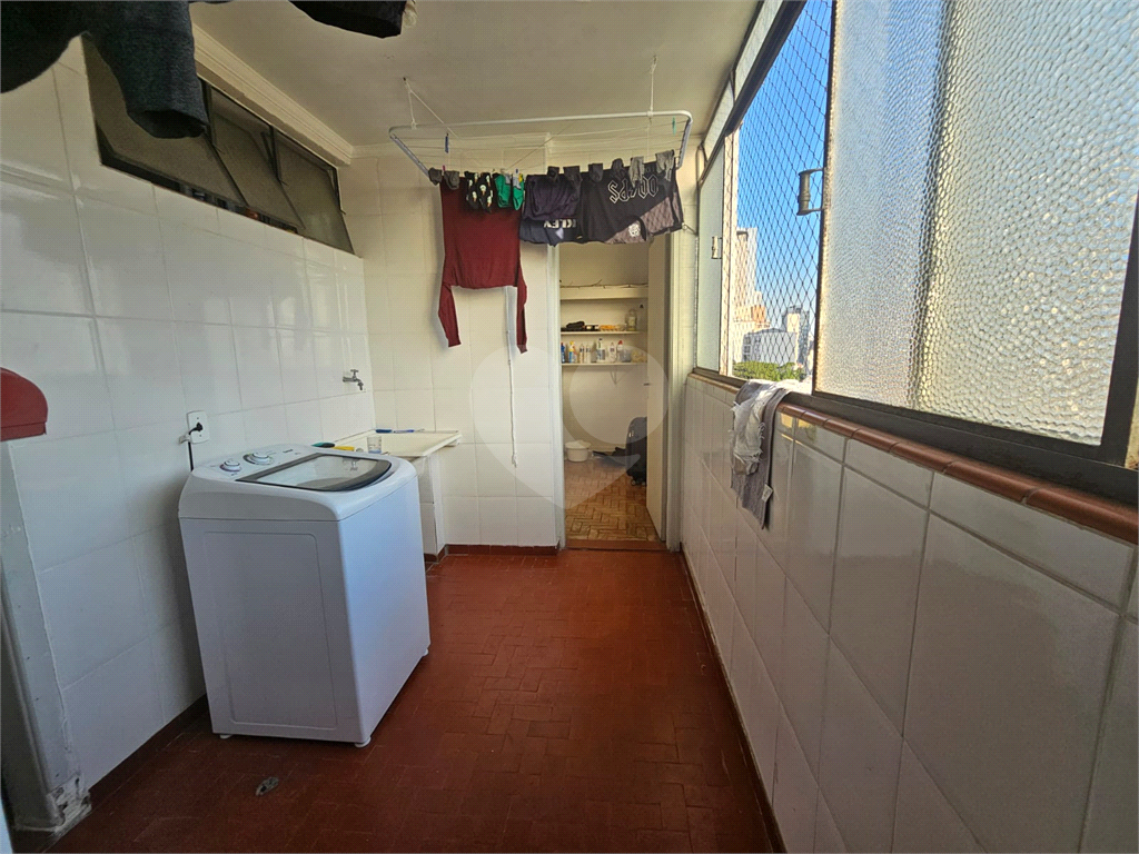 APARTAMENTO em PINHEIROS
