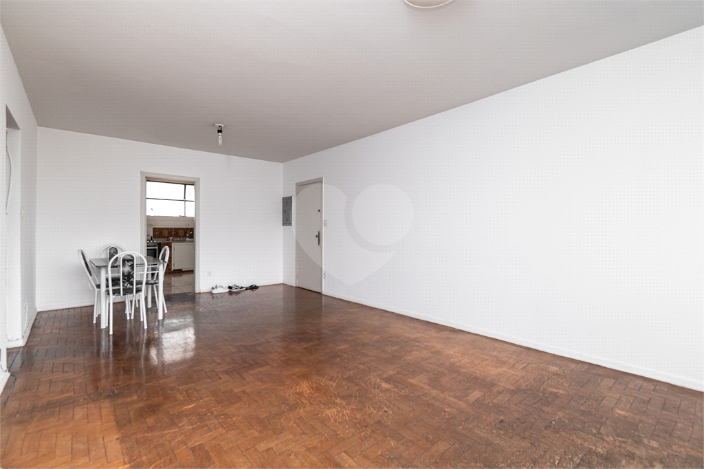 APARTAMENTO em PINHEIROS