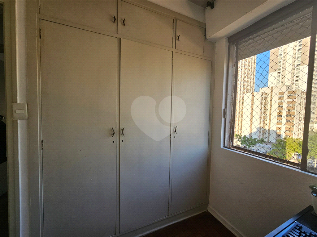 APARTAMENTO em PINHEIROS