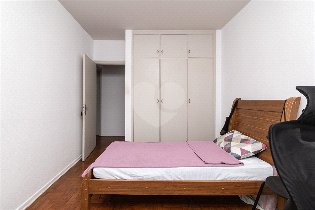 APARTAMENTO em PINHEIROS