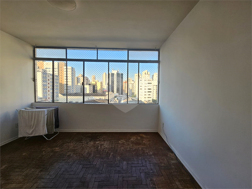 APARTAMENTO em PINHEIROS